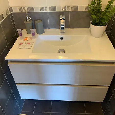 A&g Apartment *